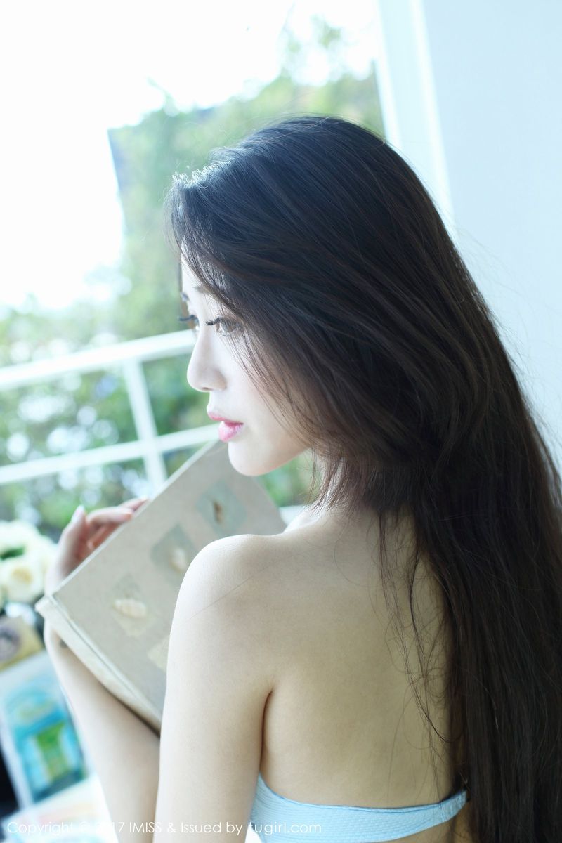 尤果网美女模特梦晗开背毛衣白皙美胸波涛胸涌私房写真