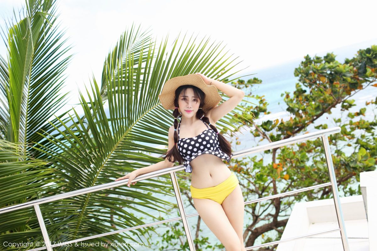 尤果网美女模特梦晗开背毛衣白皙美胸波涛胸涌私房写真