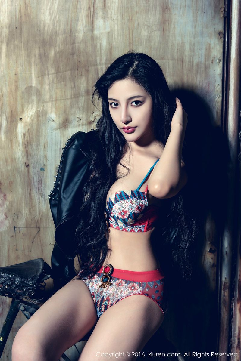 御女郎美女模特UU阿文古典旗袍丰乳肥臀内衣诱惑写真