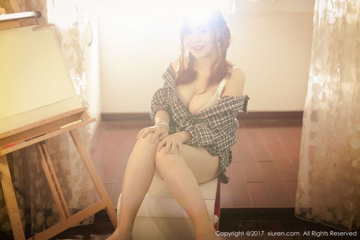 秀人网美女模特陈秋雨职场OL黑丝美腿内衣诱惑私房美图