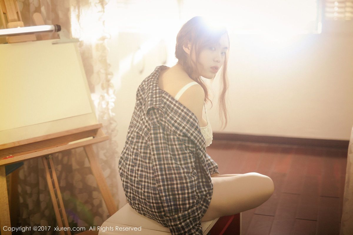 秀人网美女模特陈秋雨职场OL黑丝美腿内衣诱惑私房美图