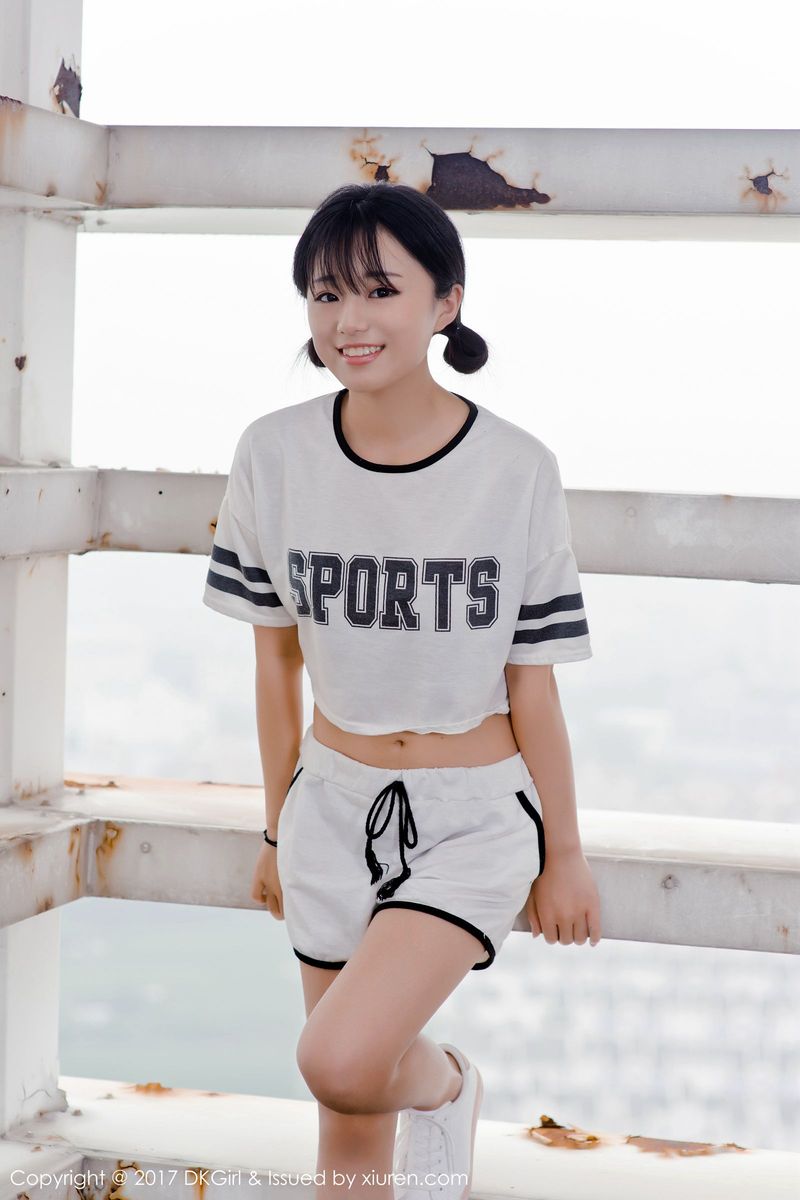 御女郎美女模特仓井优香日系风内衣诱惑天台演绎清纯美图