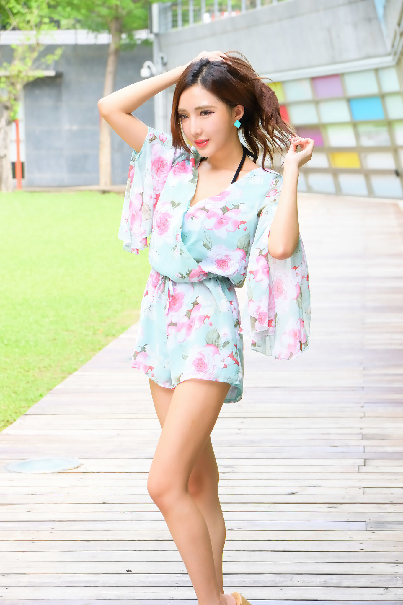 头条女神何潇静(宁静)修长美腿黑丝诱惑销魂蚀骨