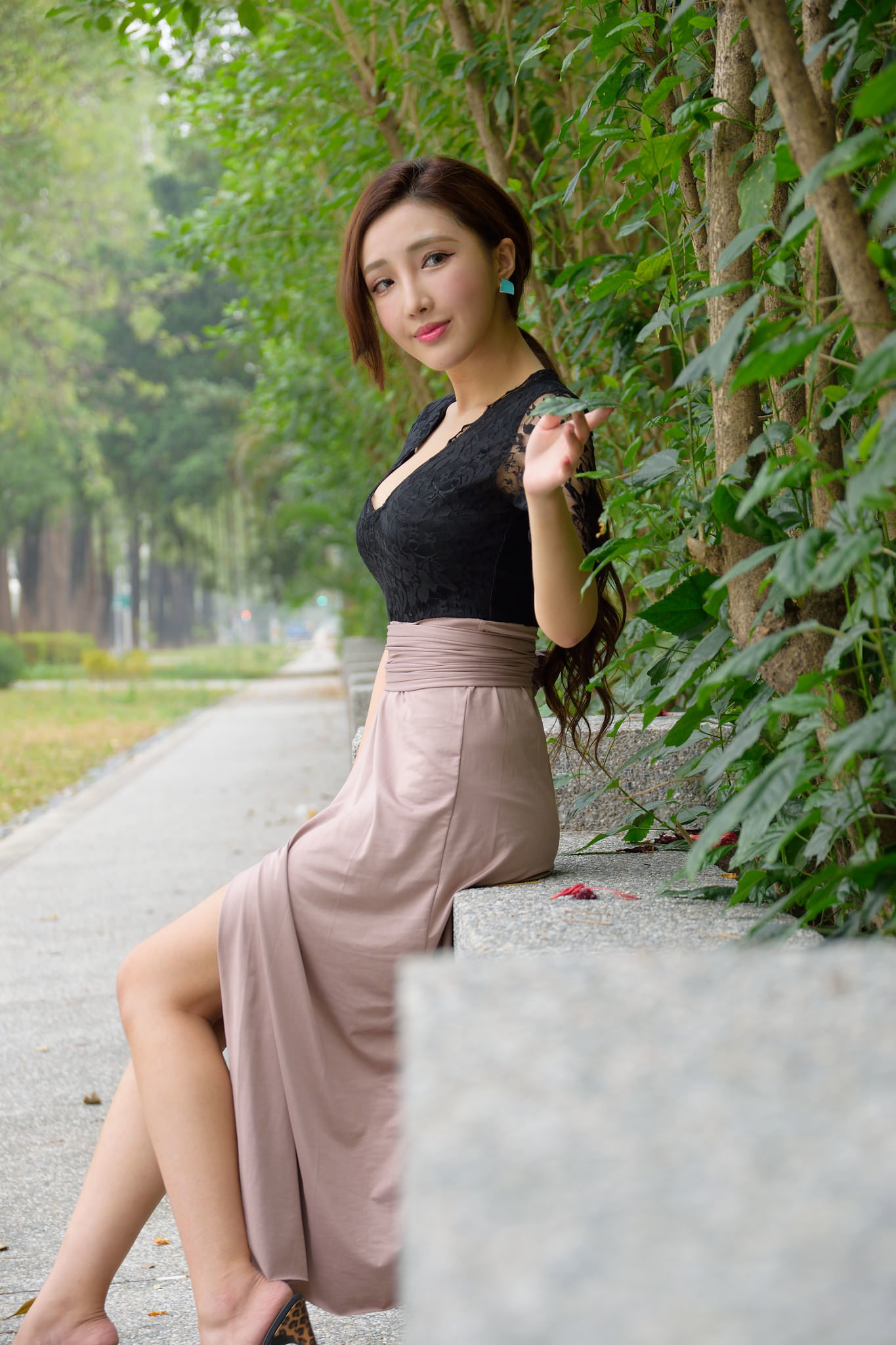 头条女神何潇静(宁静)修长美腿黑丝诱惑销魂蚀骨