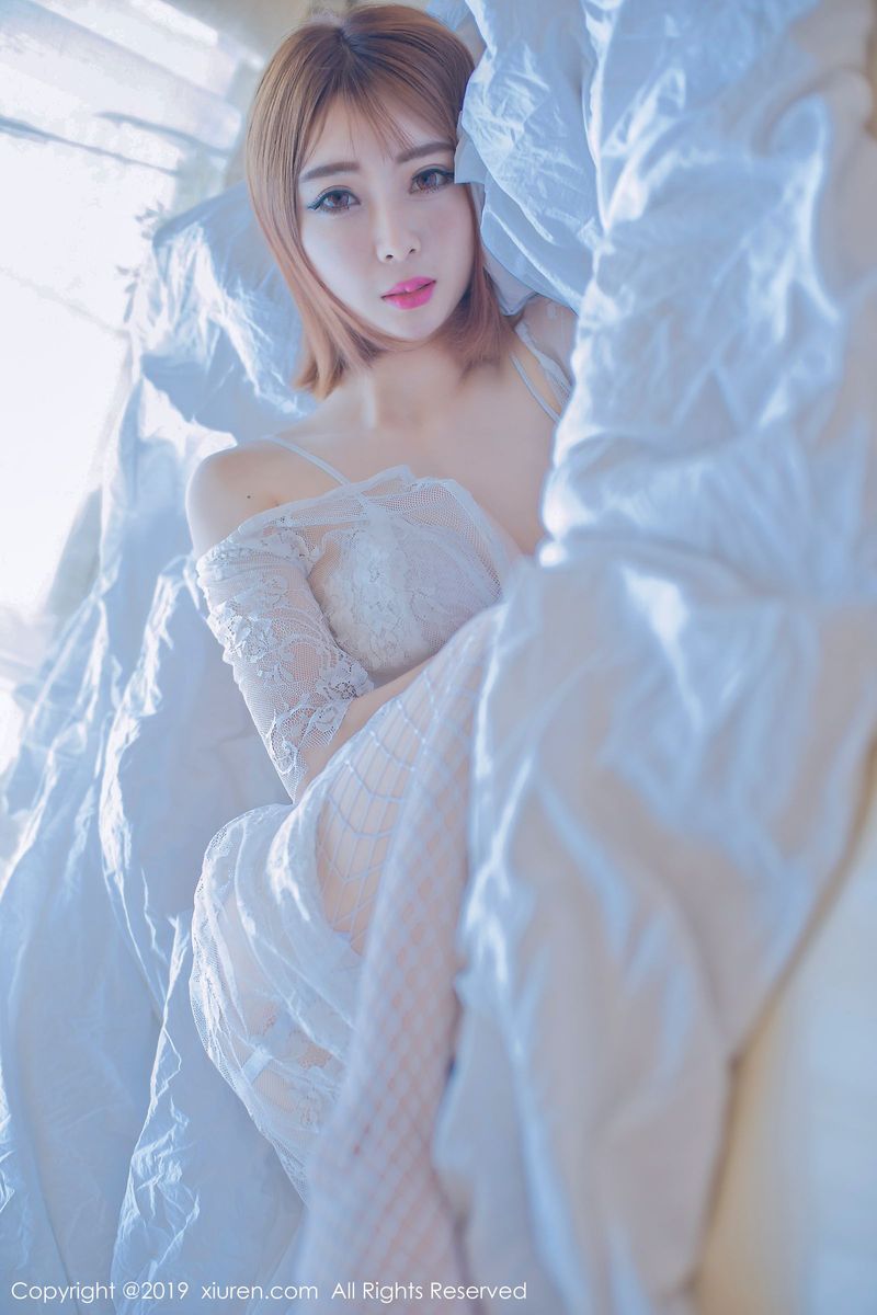 头条女神何潇静(宁静)修长美腿黑丝诱惑销魂蚀骨