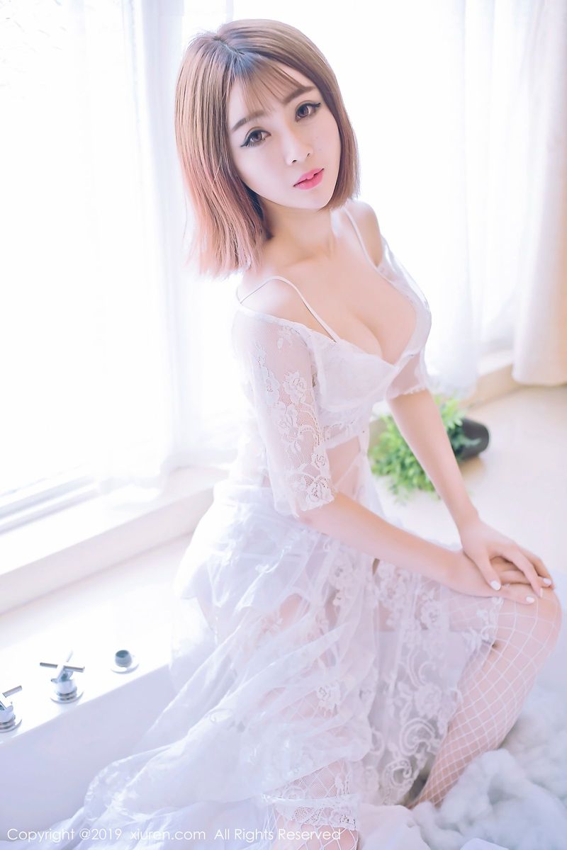 头条女神何潇静(宁静)修长美腿黑丝诱惑销魂蚀骨