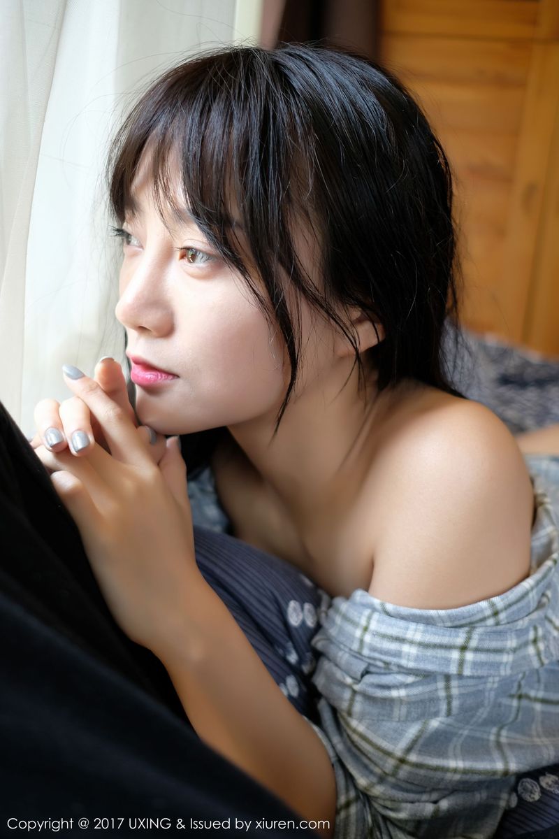 秀人网新人嫩模左熙丝袜美腿大尺度湿身诱惑首套写真