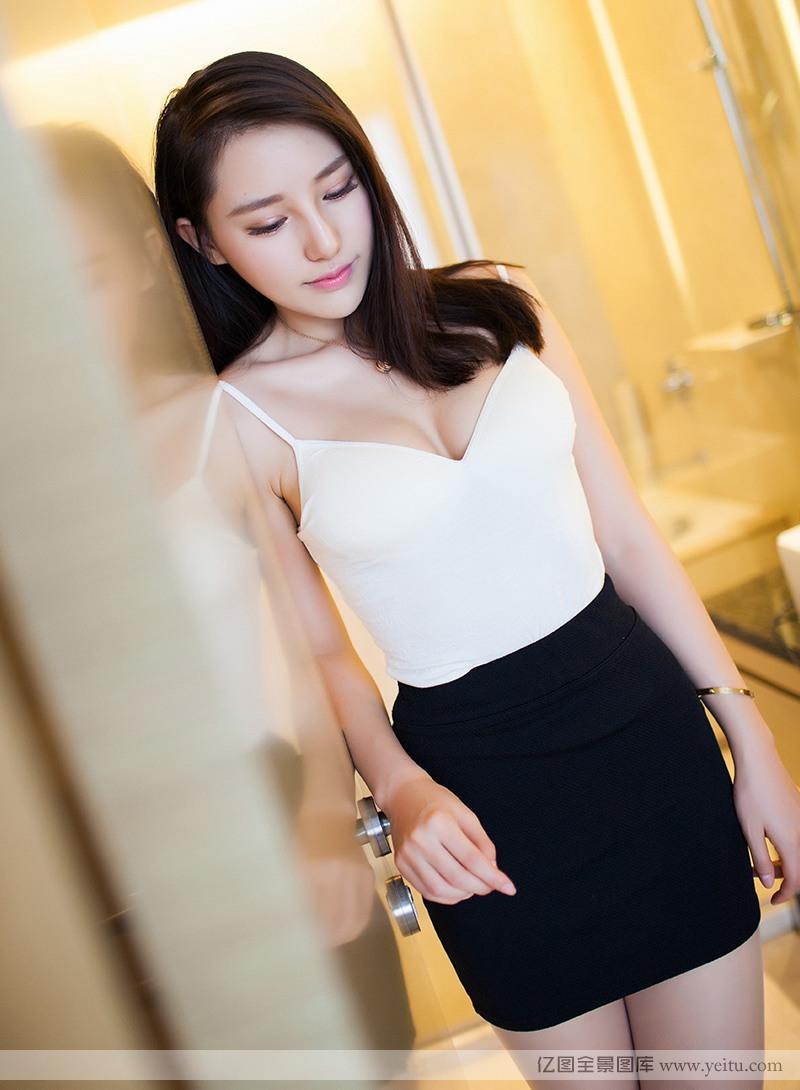 绝色美女刘奕宁长发飘飘清新脱俗