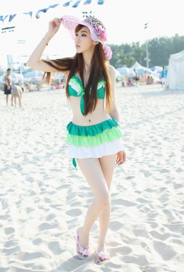 台湾顶级美腿模特Alice性感丝袜写真