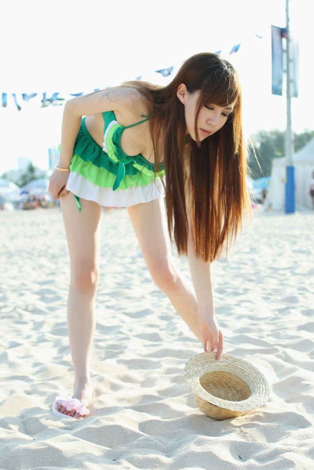 台湾顶级美腿模特Alice性感丝袜写真