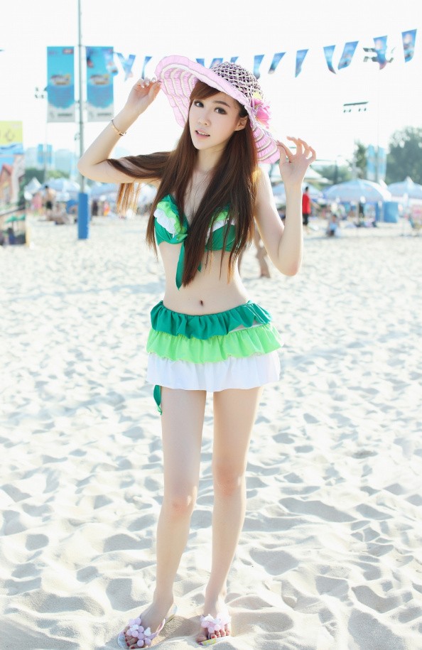 台湾顶级美腿模特Alice性感丝袜写真