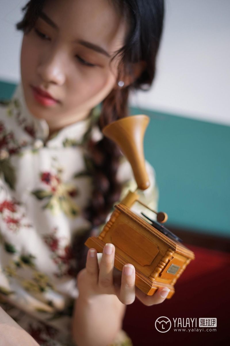 YALAYI雅拉伊清纯美女卡柔民国旗袍初见主题私房写真