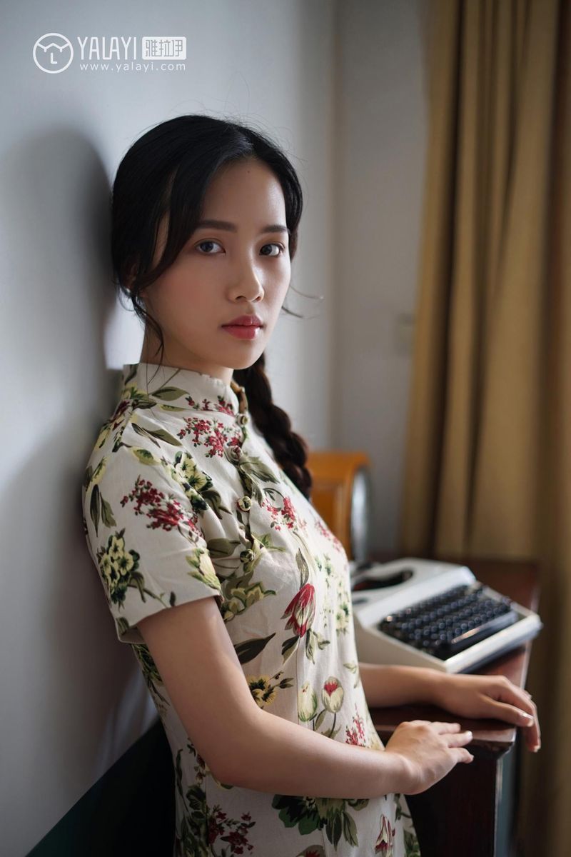 YALAYI雅拉伊清纯美女卡柔民国旗袍初见主题私房写真