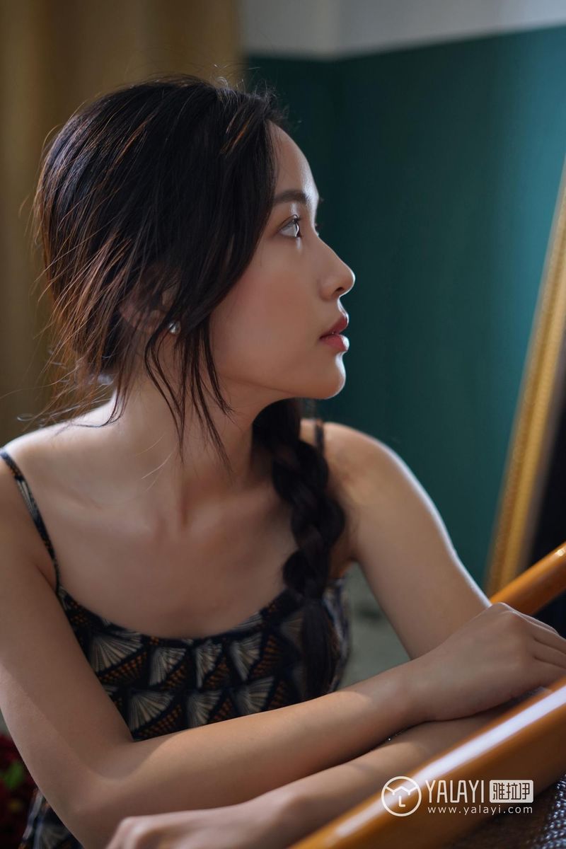 YALAYI雅拉伊清纯美女卡柔民国旗袍初见主题私房写真