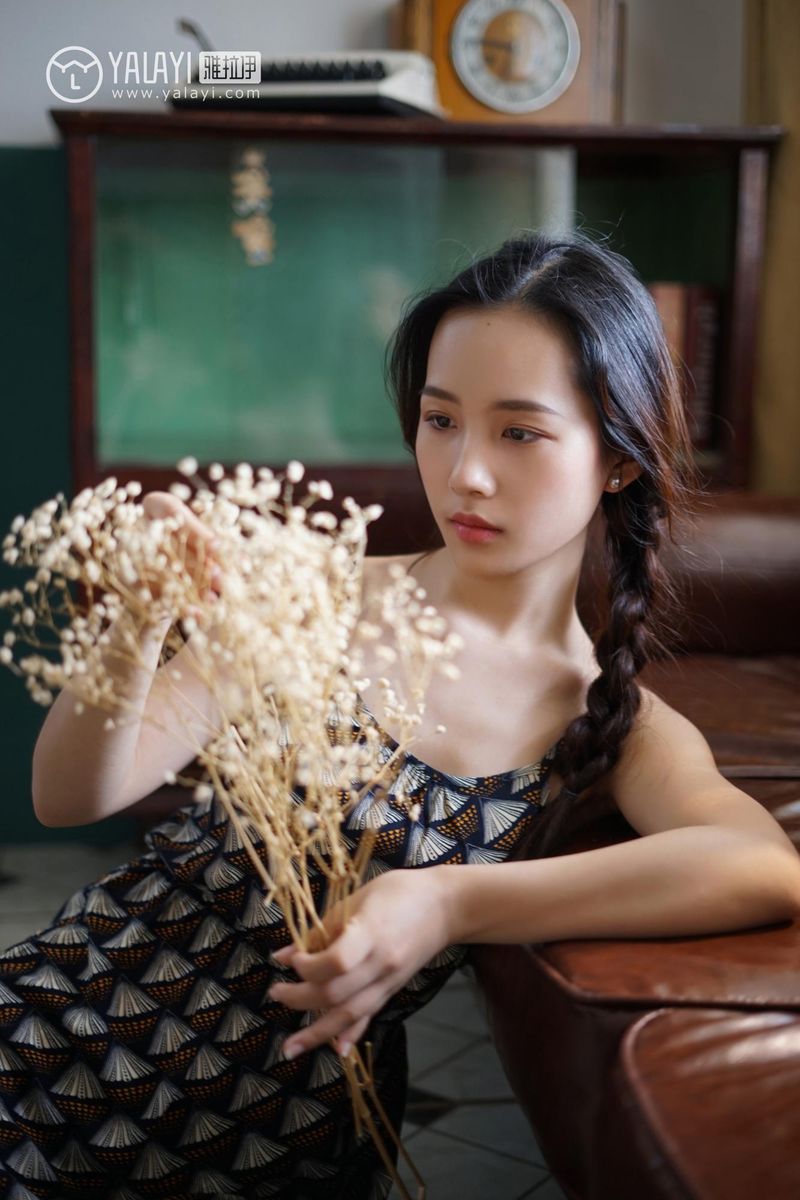 YALAYI雅拉伊清纯美女卡柔民国旗袍初见主题私房写真