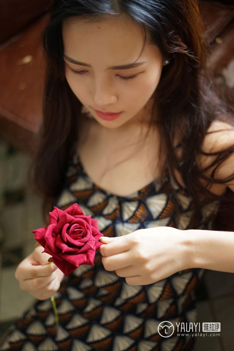 YALAYI雅拉伊清纯美女卡柔民国旗袍初见主题私房写真