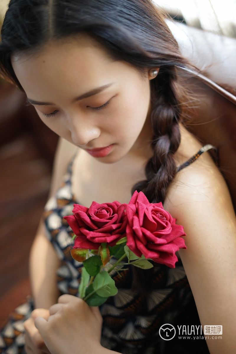 YALAYI雅拉伊清纯美女卡柔民国旗袍初见主题私房写真