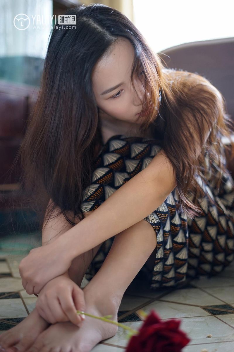 YALAYI雅拉伊清纯美女卡柔民国旗袍初见主题私房写真