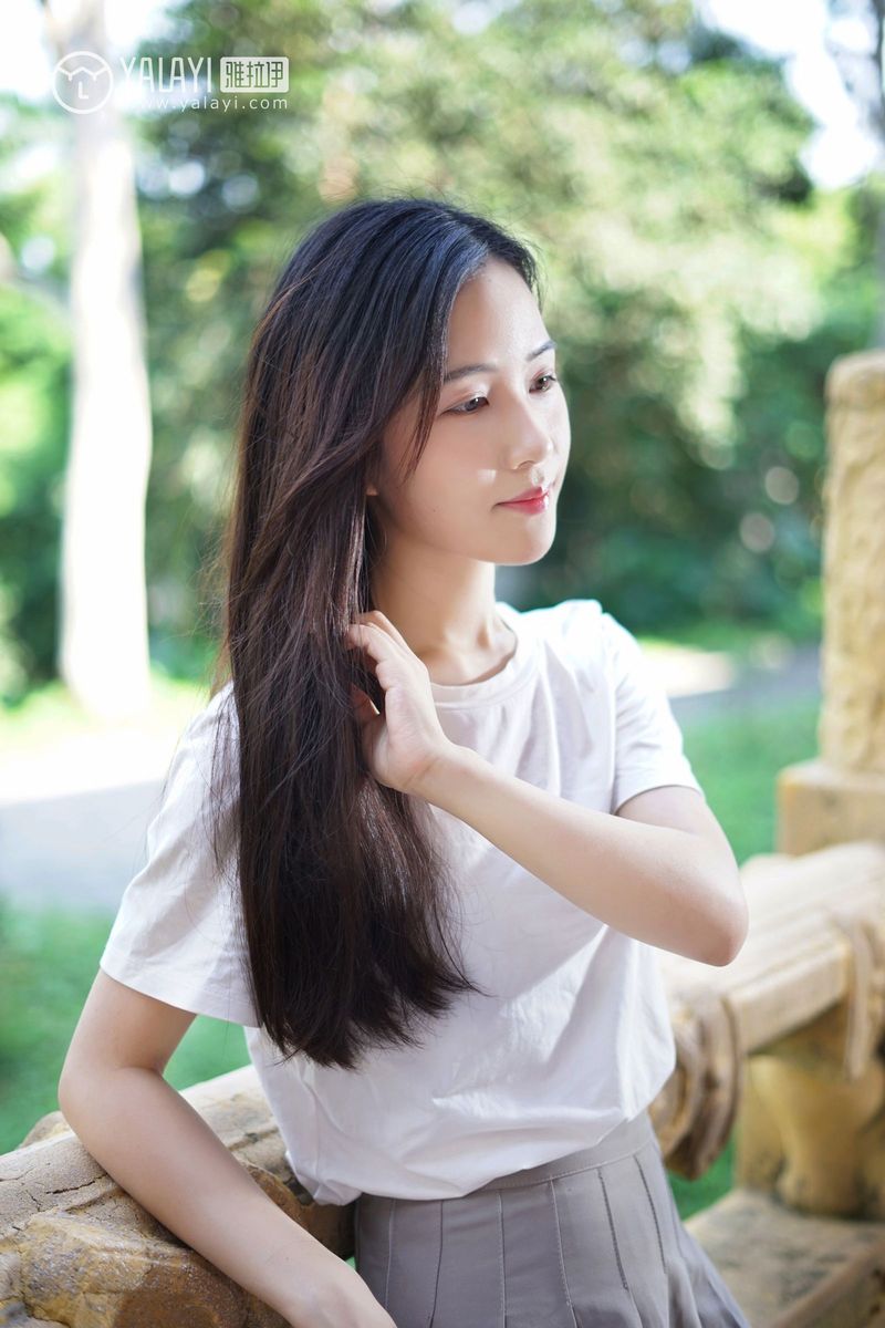 雅拉依清纯美女模特卡柔校园邂逅学姐回眸一笑清新美图