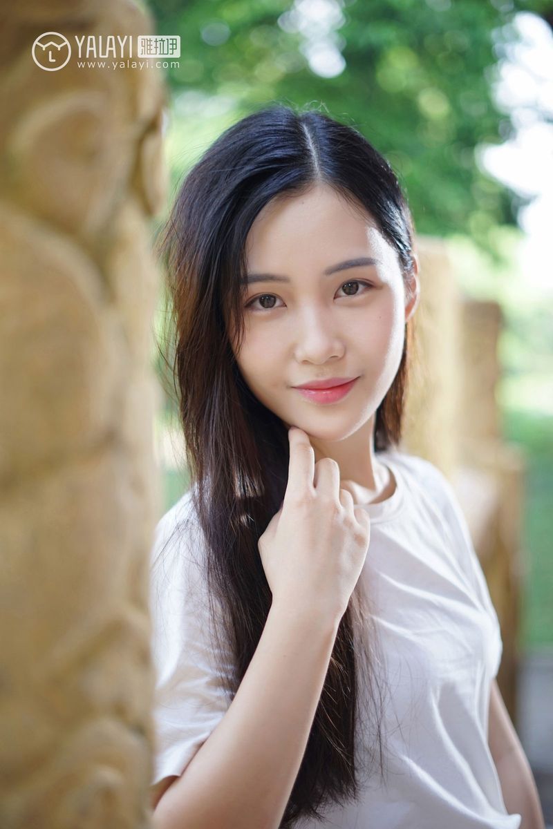 雅拉依清纯美女模特卡柔校园邂逅学姐回眸一笑清新美图