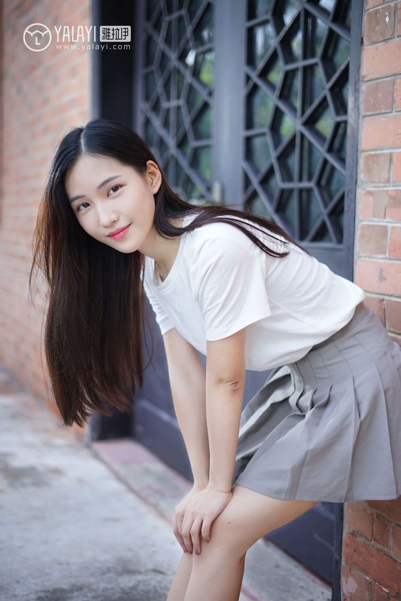 雅拉依清纯美女模特卡柔校园邂逅学姐回眸一笑清新美图