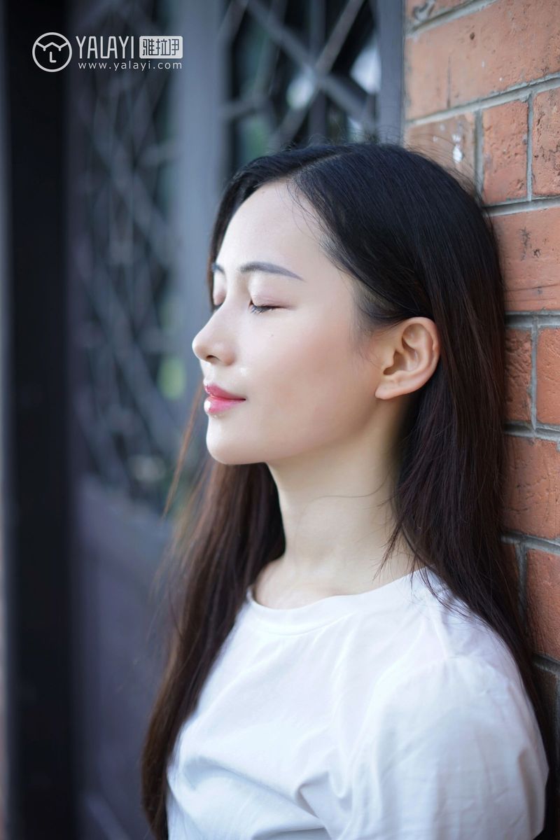 雅拉依清纯美女模特卡柔校园邂逅学姐回眸一笑清新美图