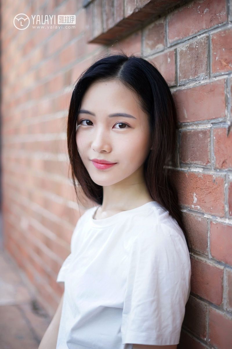 雅拉依清纯美女模特卡柔校园邂逅学姐回眸一笑清新美图