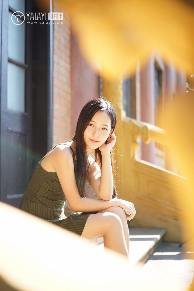 雅拉依清纯美女模特卡柔校园邂逅学姐回眸一笑清新美图