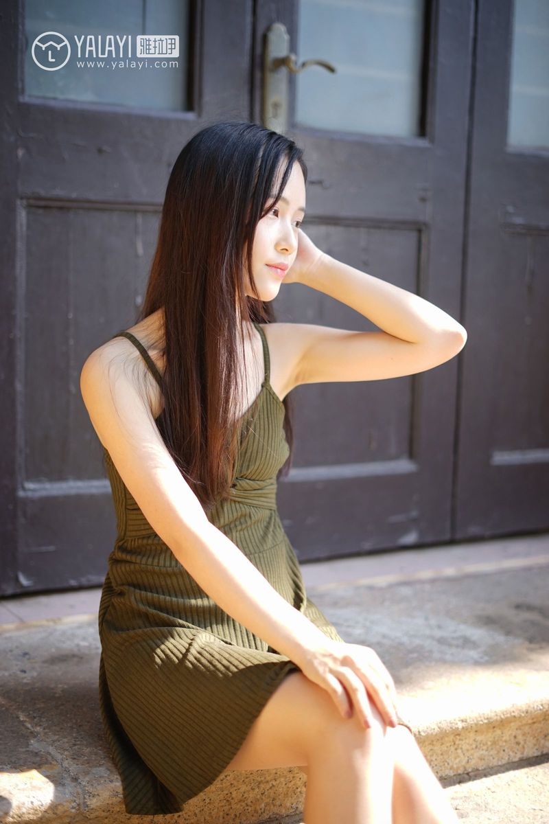 雅拉依清纯美女模特卡柔校园邂逅学姐回眸一笑清新美图