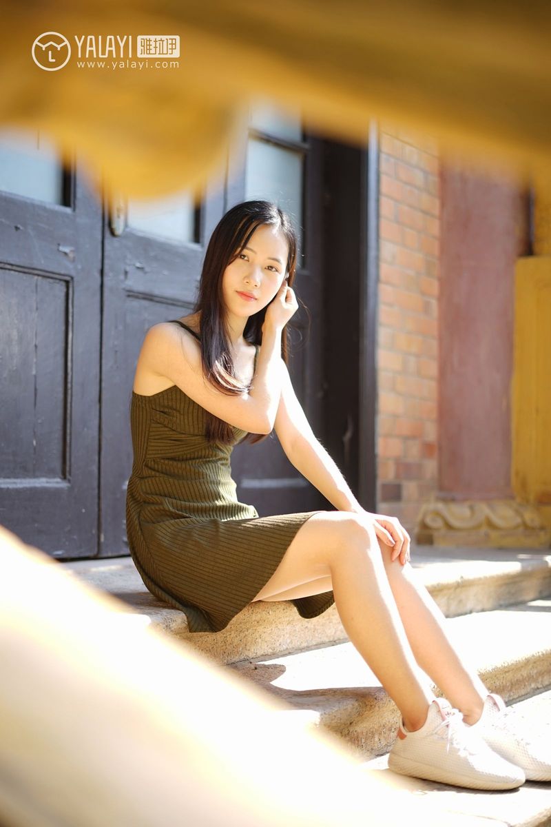 雅拉依清纯美女模特卡柔校园邂逅学姐回眸一笑清新美图