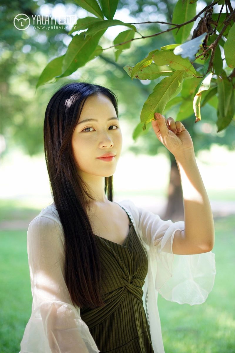 雅拉依清纯美女模特卡柔校园邂逅学姐回眸一笑清新美图