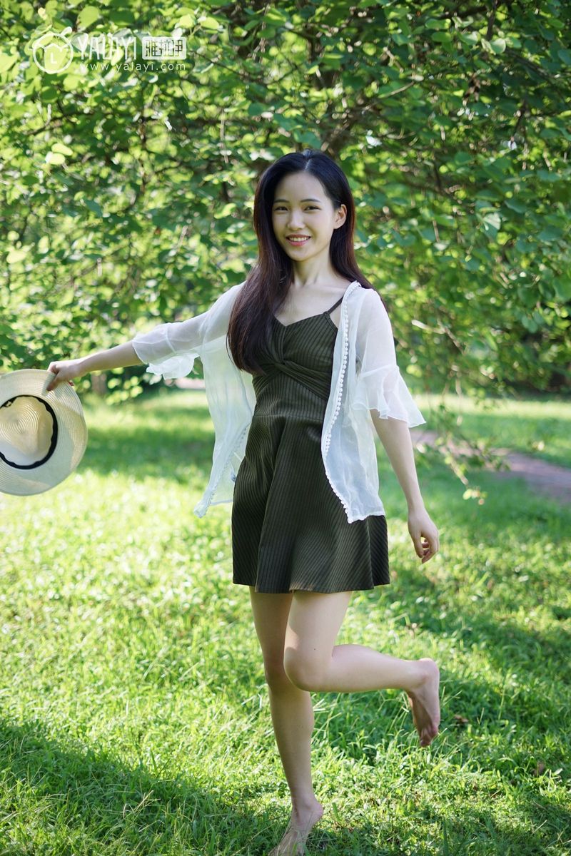 雅拉依清纯美女模特卡柔校园邂逅学姐回眸一笑清新美图