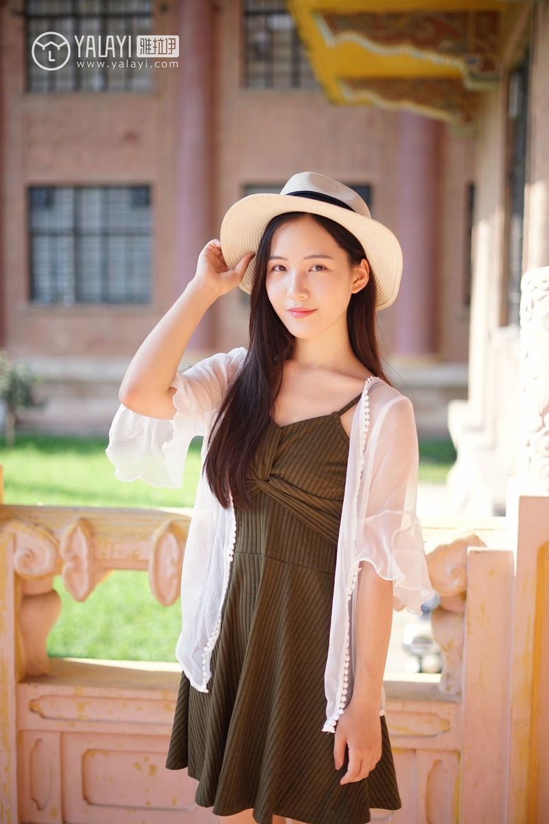 雅拉依清纯美女模特卡柔校园邂逅学姐回眸一笑清新美图