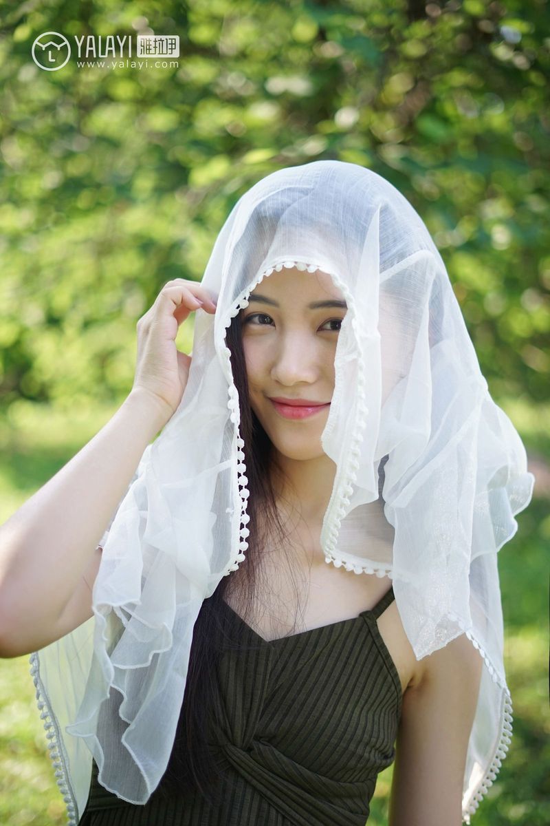 雅拉依清纯美女模特卡柔校园邂逅学姐回眸一笑清新美图