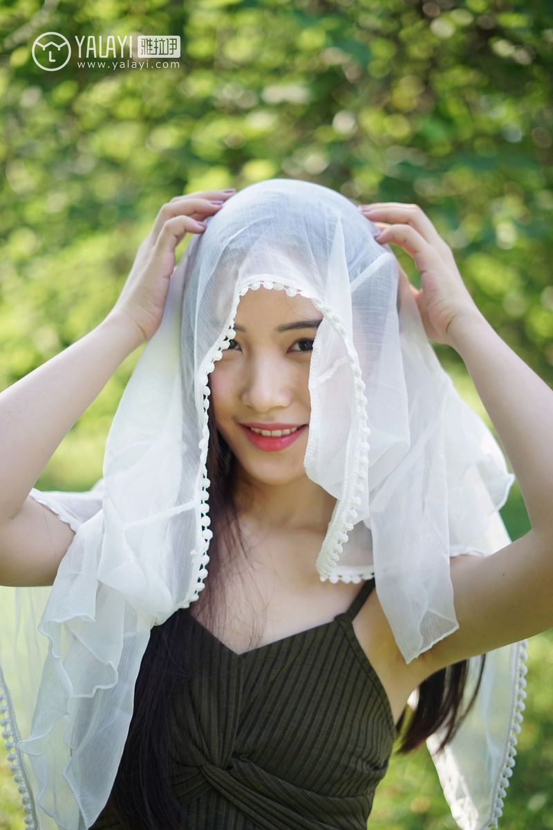 雅拉依清纯美女模特卡柔校园邂逅学姐回眸一笑清新美图