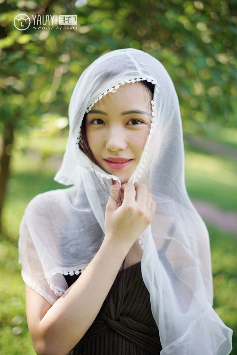 雅拉依清纯美女模特卡柔校园邂逅学姐回眸一笑清新美图