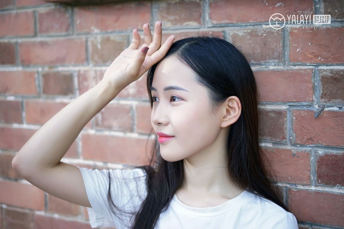 雅拉依清纯美女模特卡柔校园邂逅学姐回眸一笑清新美图