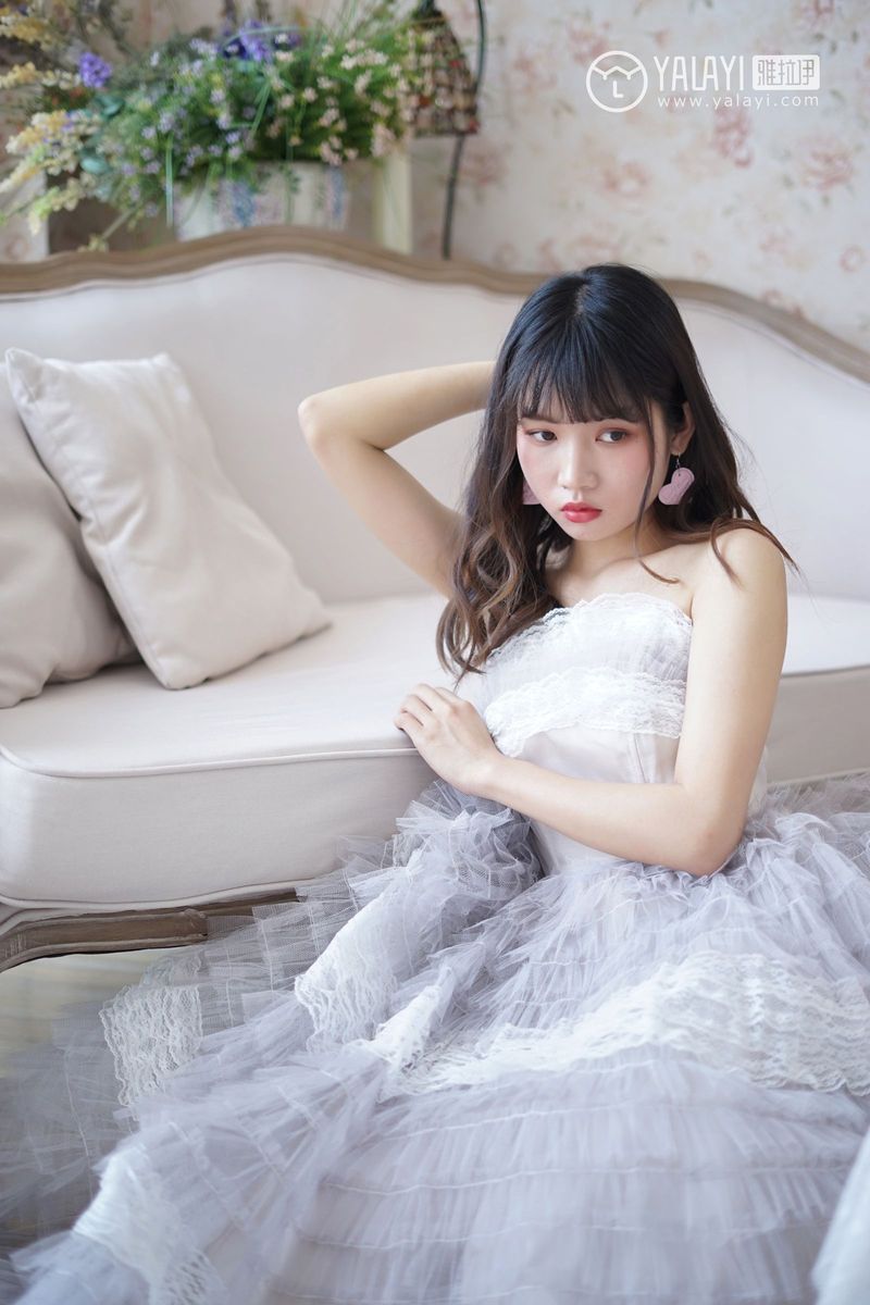 YALAYI雅拉依清纯美女公主小兔子薄纱裙唯美迷人写真