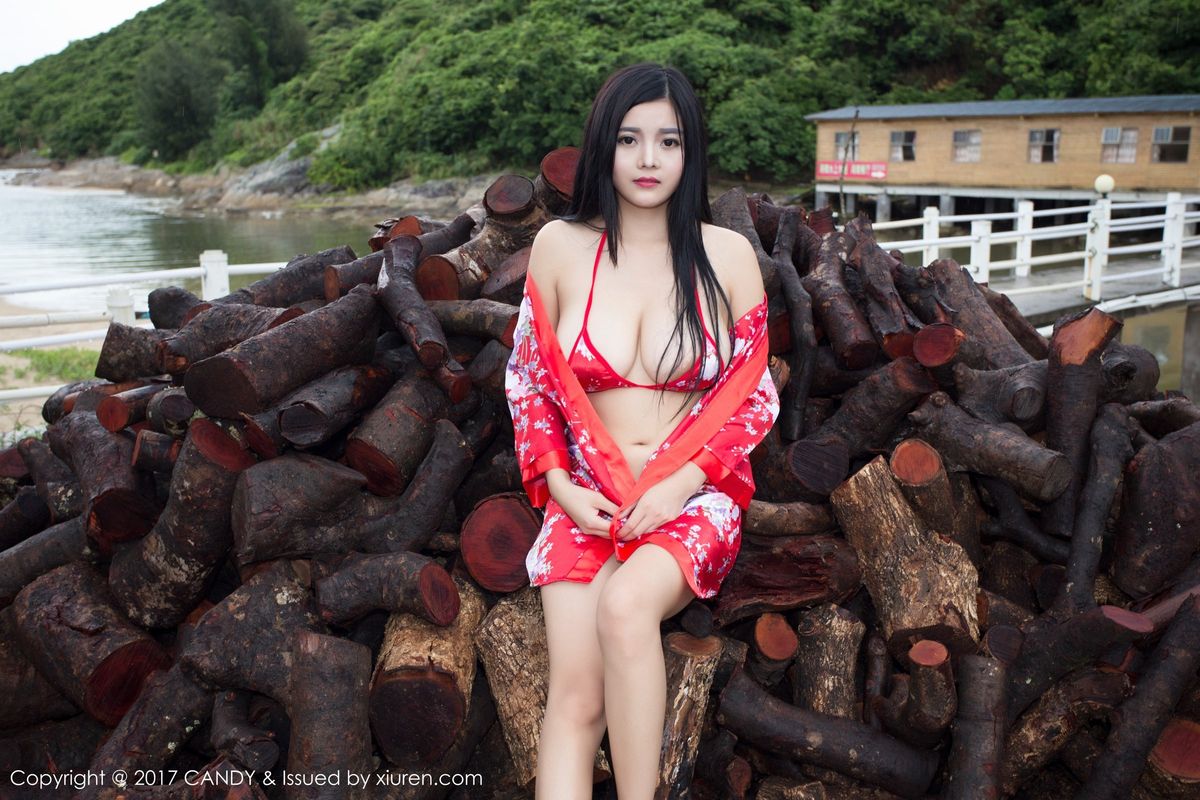 糖果画报中日混血美女林美惠子Mieko童颜巨乳诱惑激凸美图