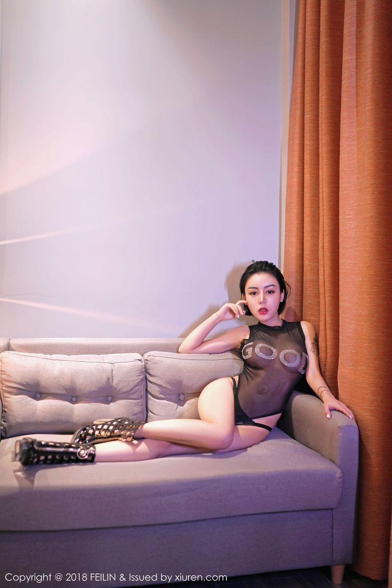 嗲囡囡美女模特陆梓琪齐肩短发低胸睡衣丰满玉兔私房写真