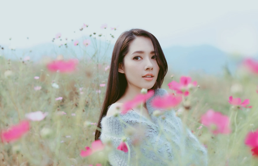 郭碧婷生日写真妩媚动人