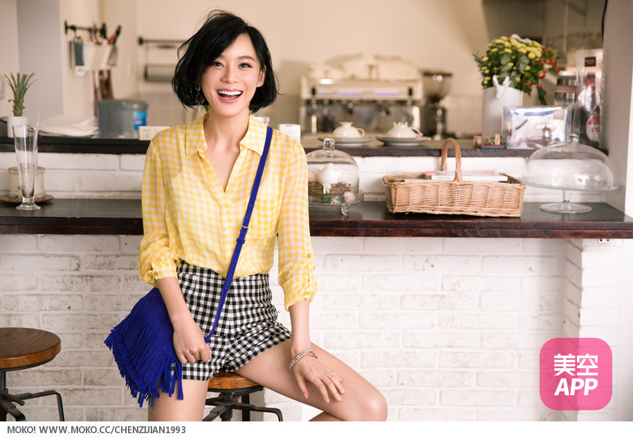 内地女演员袁姗姗短发轻熟女魅力写真