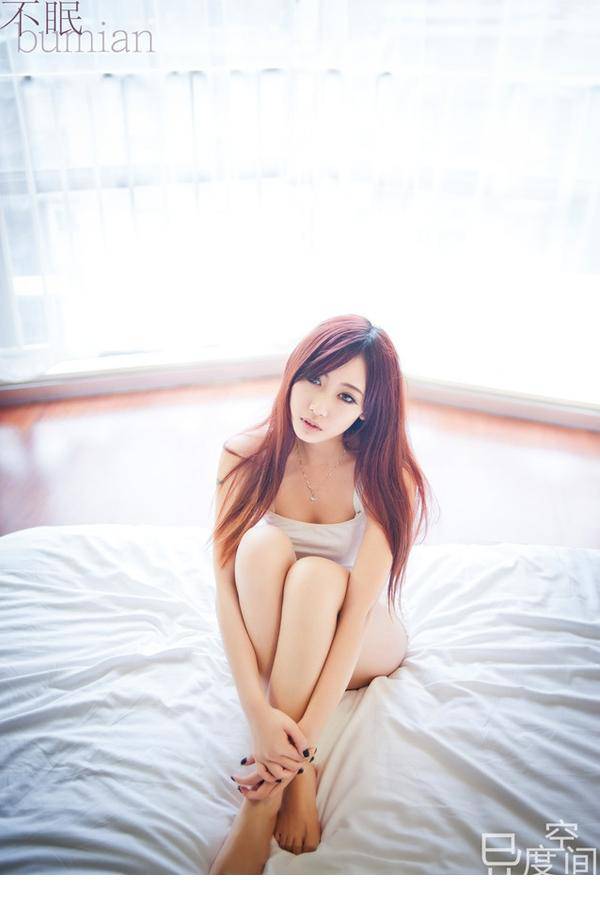 白皙MM迷人私房白色调性感图片