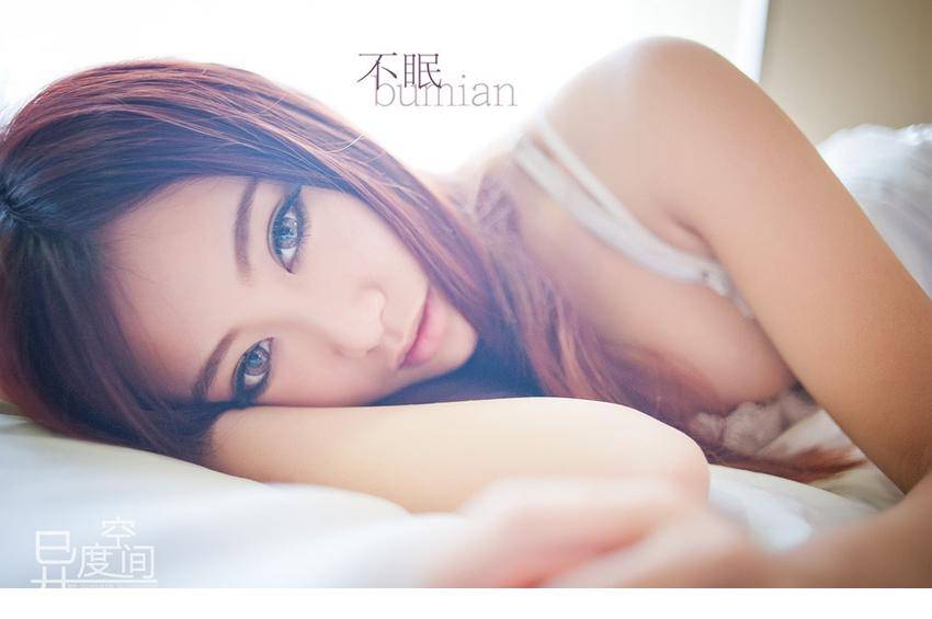 白皙MM迷人私房白色调性感图片