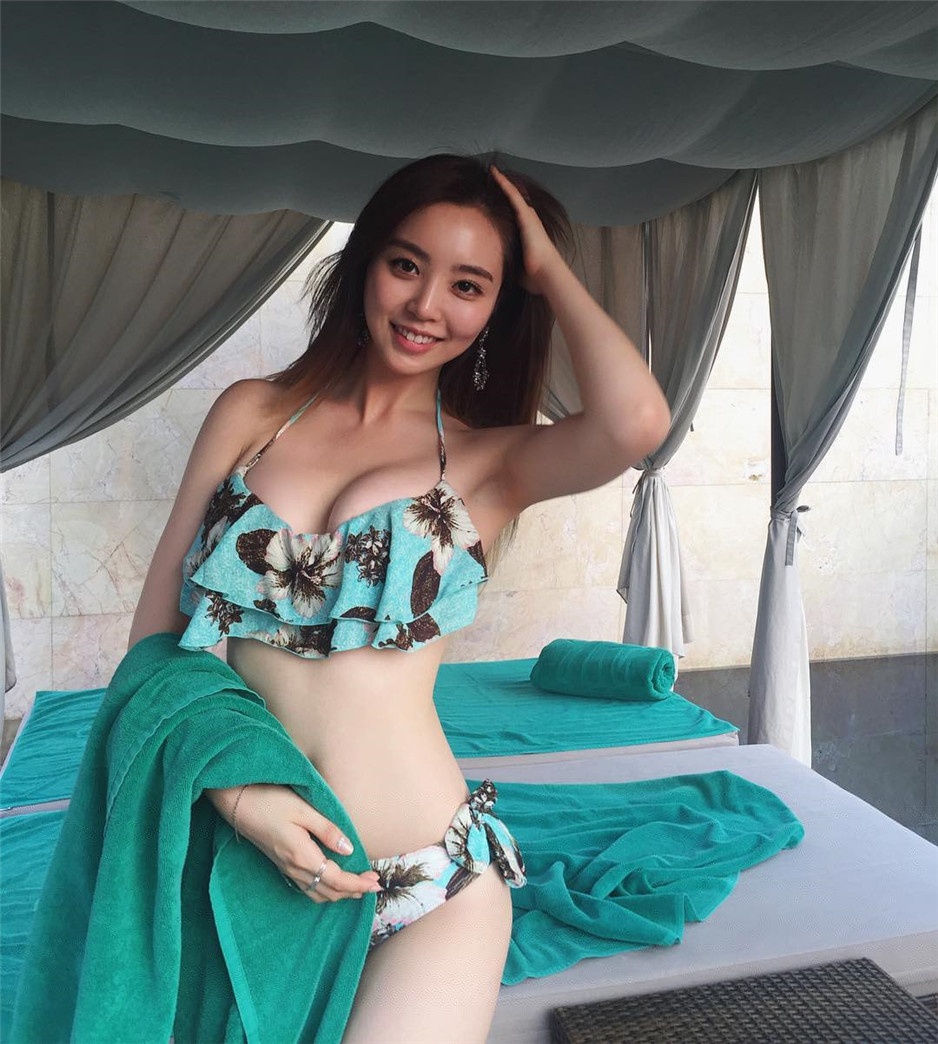 韩国环球小姐曹世辉海量生活照