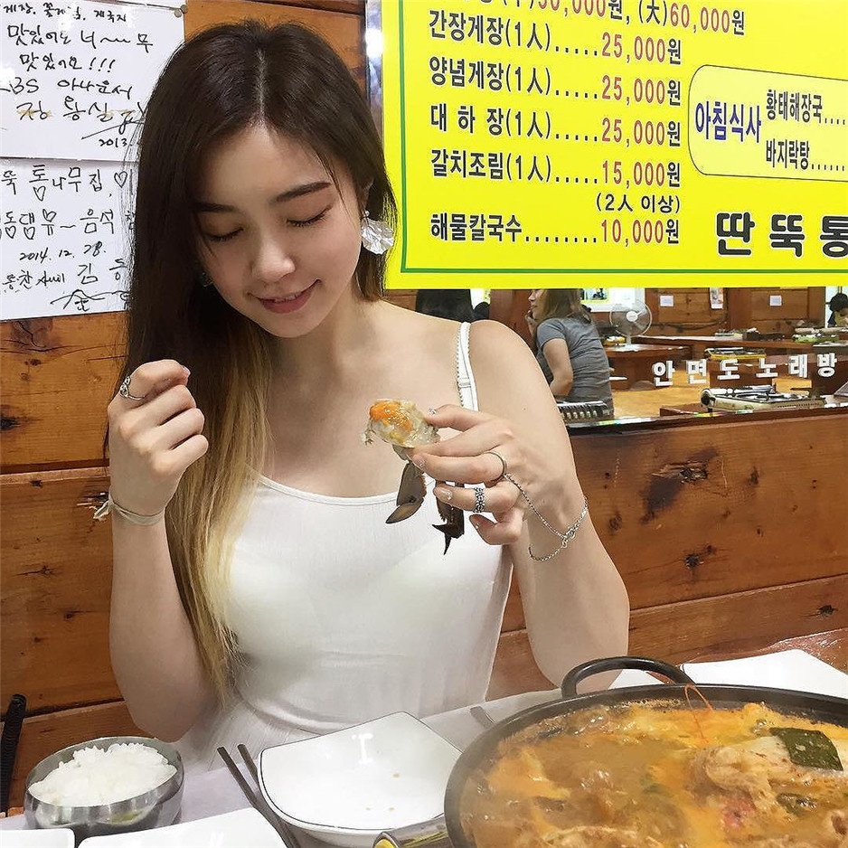 韩国环球小姐曹世辉海量生活照