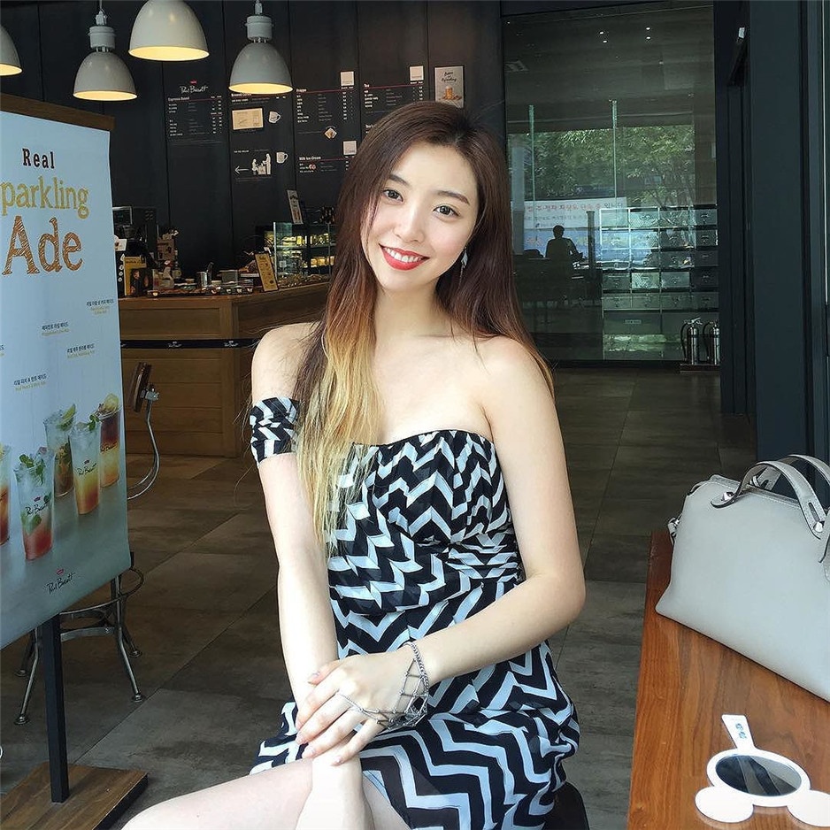 韩国环球小姐曹世辉海量生活照