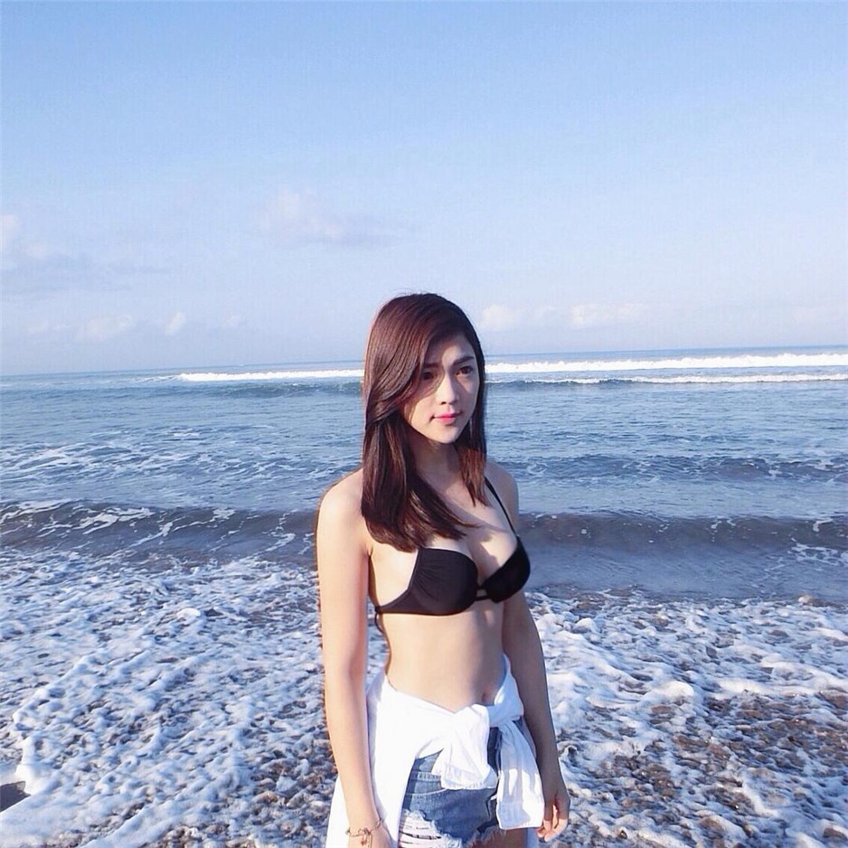 马来西亚美女小宜迷人生活照片