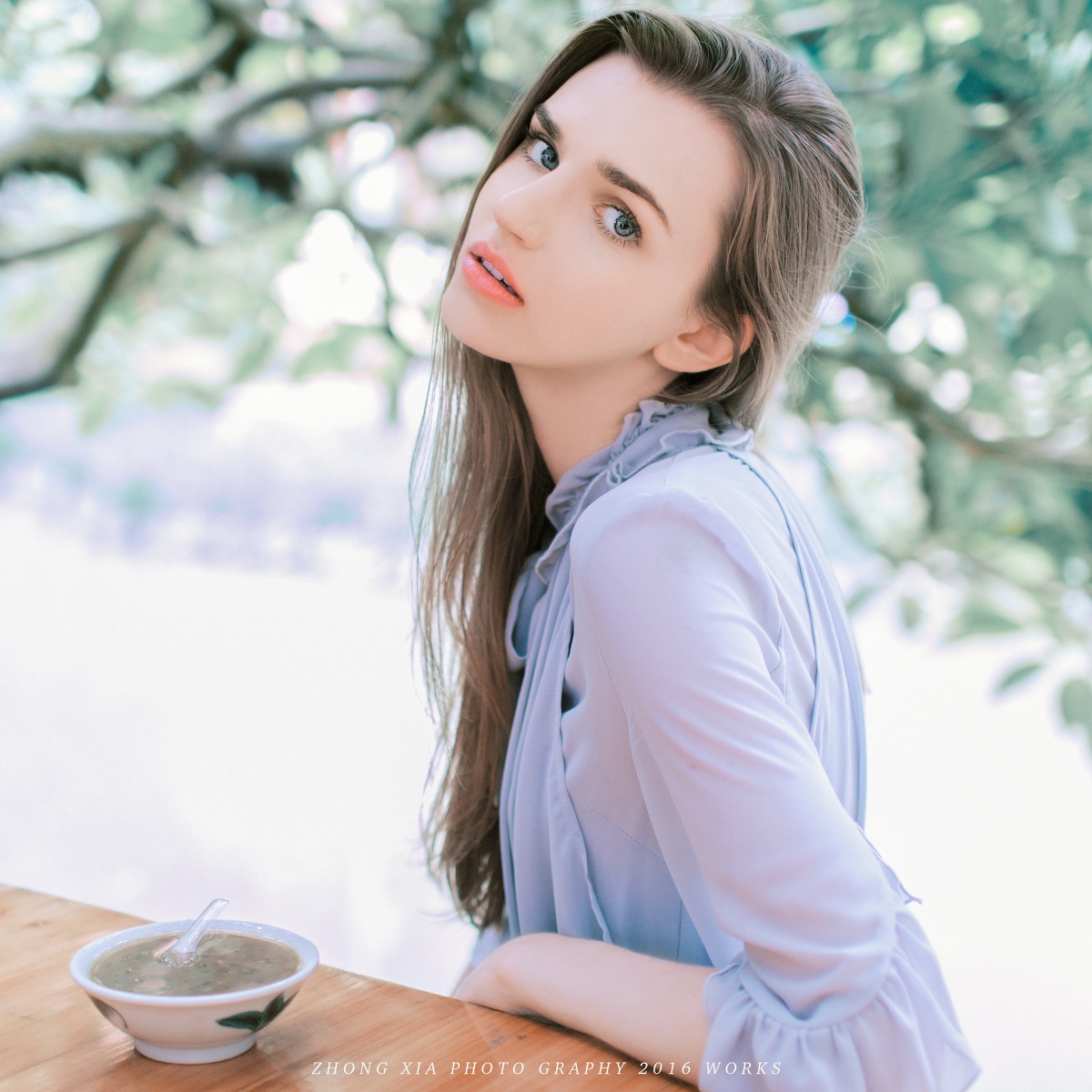 俄罗斯大眼漂亮脸蛋美女