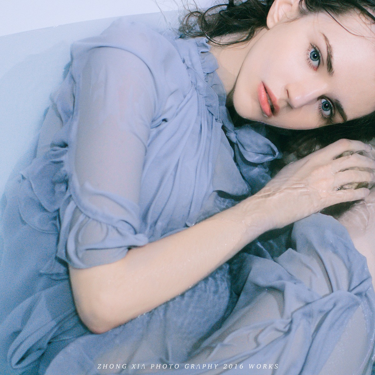 俄罗斯大眼漂亮脸蛋美女